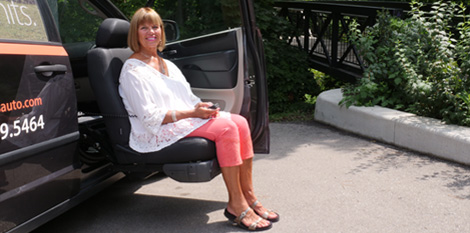 Turning chair vehicle adaptation on passenger side