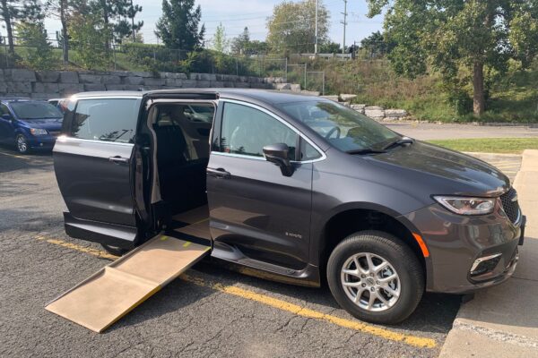 2023 Savaria Side Entry for Chrysler Pacifica Touring