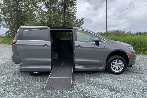 2023 Savaria Side Entry for Chrysler Pacifica Touring