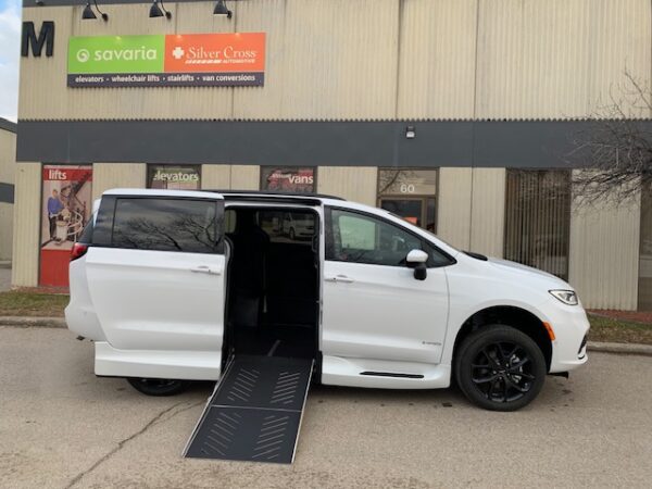 2023 Savaria Side Entry for Chrysler Pacifica Touring-L Plus