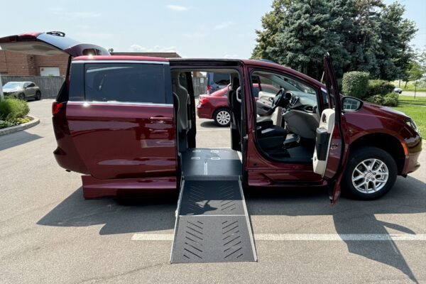 2023 Savaria Side Entry for Chrysler Grand Caravan