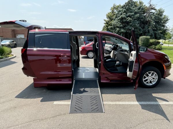 2023 Savaria Side Entry for Chrysler Grand Caravan