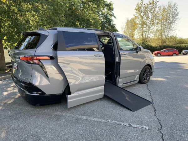 2024 VMI Side Entry For Toyota Sienna Hybrid XSE