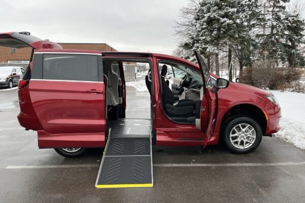 2024 Savaria Side Entry for Chrysler Grand Caravan SXT