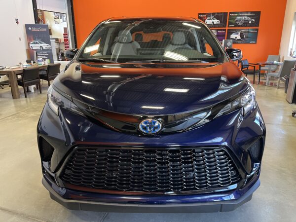 2025 VMI Side Entry for Toyota Sienna Hybrid XSE
