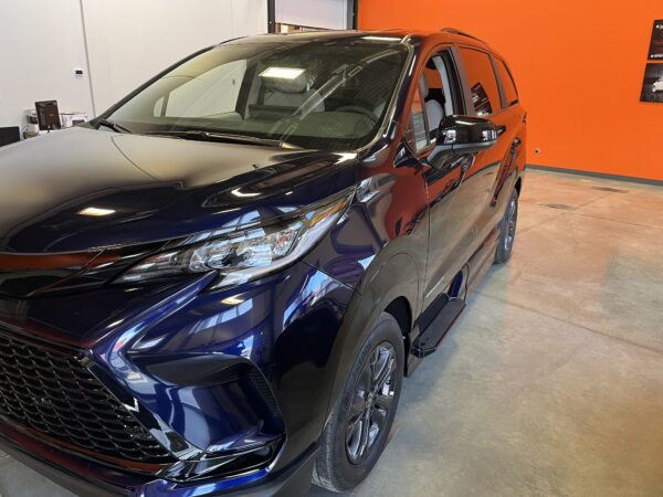 2025 VMI Side Entry for Toyota Sienna Hybrid XSE
