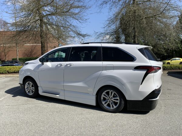 2023 VMI Side Entry for Toyota Sienna Hybrid XSE AWD