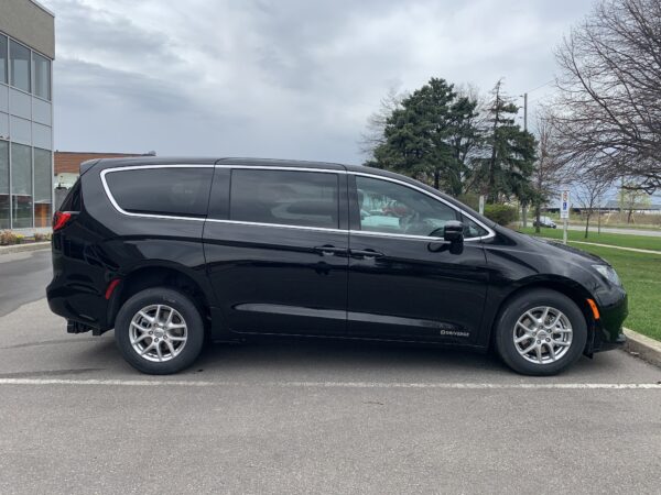 2025 Driverge Rear Entry for Chrysler Grand Caravan SXT