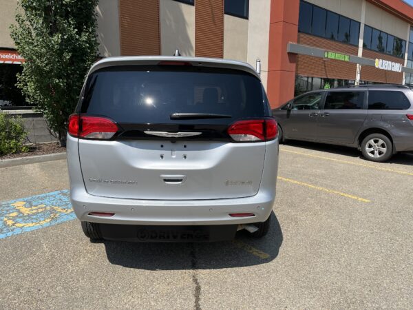 2024 Driverge Side Entry for Chrysler Grand Caravan SXT, with SafetyTec Group - Image 4