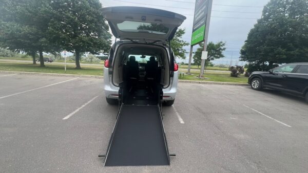 2024 Driverge Rear Entry for Chrysler Grand Caravan
