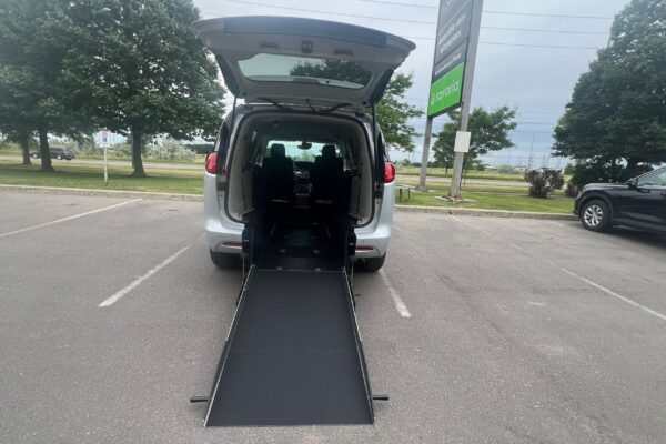 2024 Driverge Rear Entry for Chrysler Grand Caravan