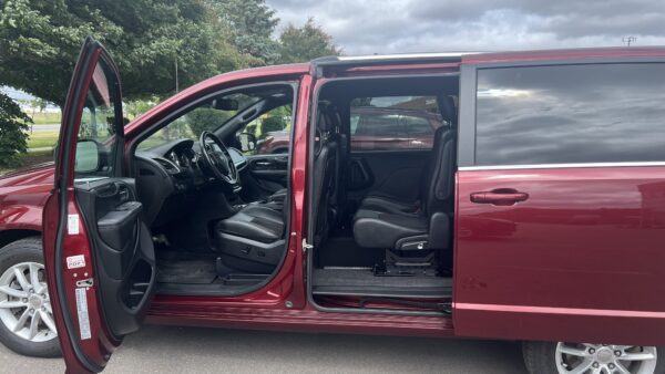 2020 Driverge Rear Entry for Dodge Grand Caravan
