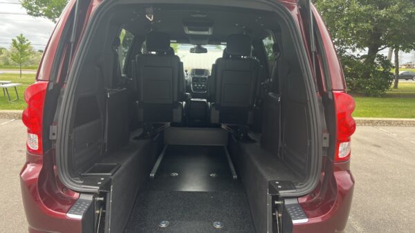 2020 Driverge Rear Entry for Dodge Grand Caravan