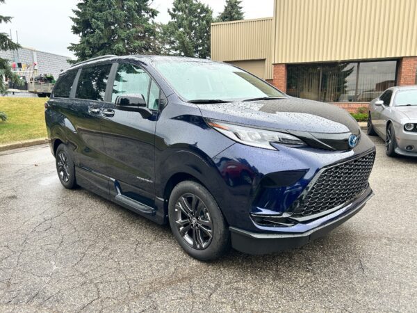 2025 VMI Side Entry for Toyota Sienna Hybrid XSE AWD - Image 10
