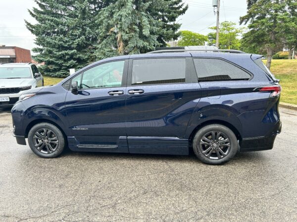 2025 VMI Side Entry for Toyota Sienna Hybrid XSE AWD