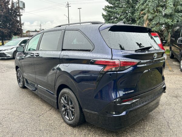 2025 VMI Side Entry for Toyota Sienna Hybrid XSE AWD