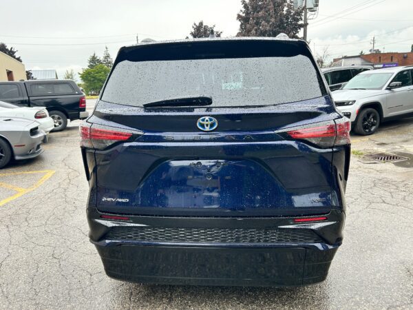 2025 VMI Side Entry for Toyota Sienna Hybrid XSE AWD