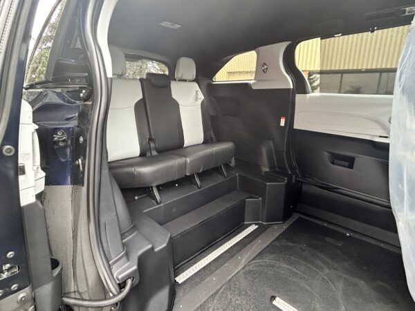 2025 VMI Side Entry for Toyota Sienna Hybrid XSE AWD