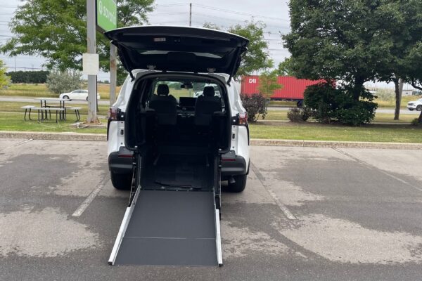 2025 Driverge Rear Entry for Toyota Sienna Hybrid XLE FWD