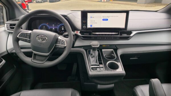 2025 VMI Side Entry for Toyota Sienna Hybrid XSE AWD