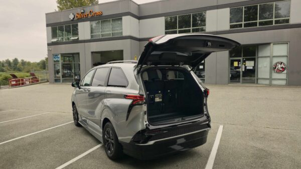 2025 VMI Side Entry for Toyota Sienna Hybrid XSE AWD
