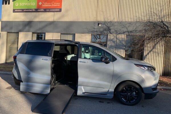2025 VMI Side Entry for Toyota Sienna Hybrid XSE AWD