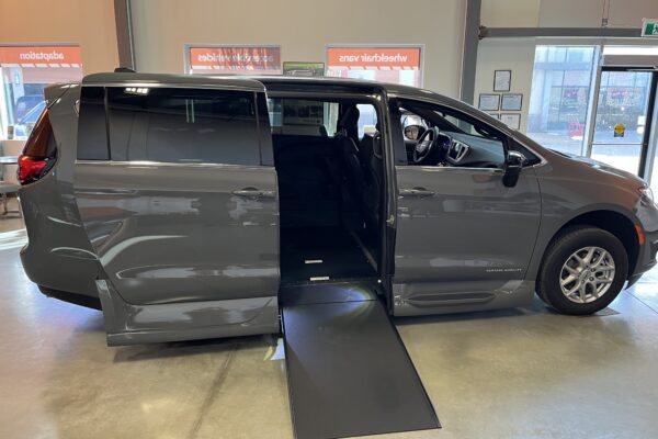 2025 VMI Side Entry for Chrysler Pacifica Select