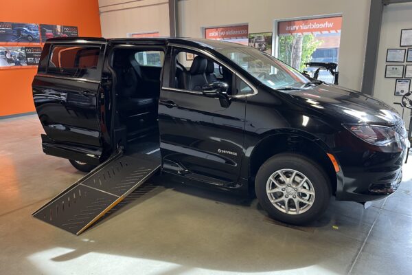 2026 Driverge Side Entry for Chrysler Grand Caravan SXT