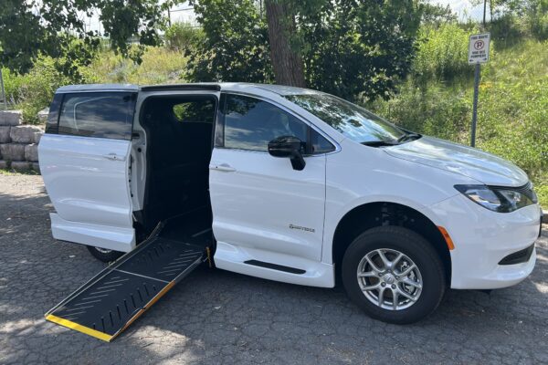 2026 Driverge Side Entry for Chrysler Grand Caravan SXT