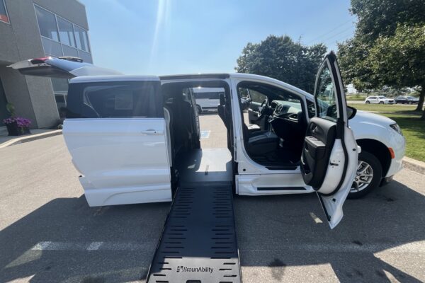 2026 BraunAbility Side Entry for Chrysler Grand Caravan SXT